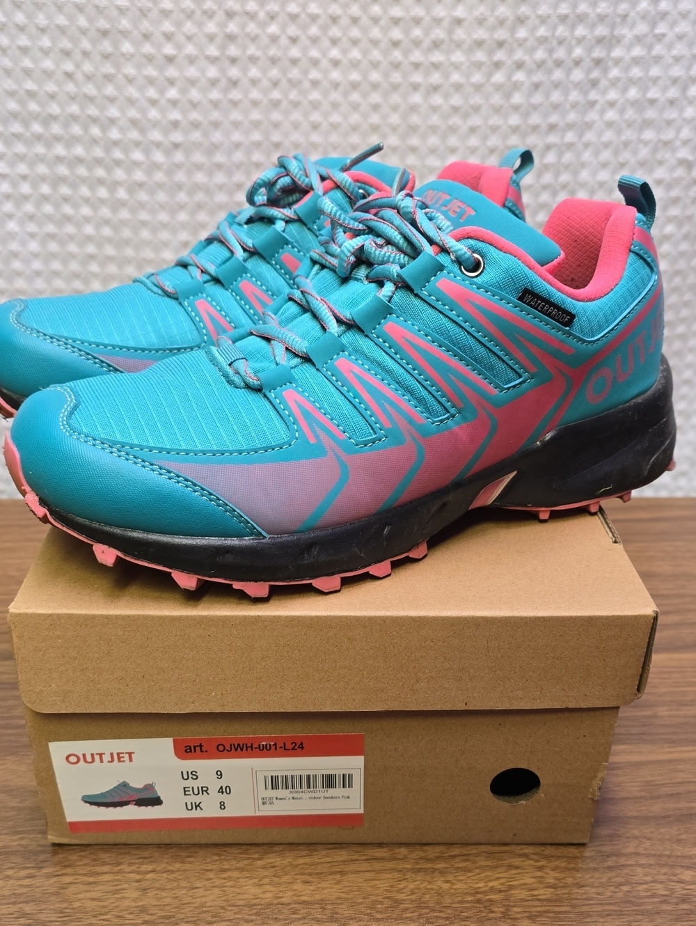 Outjet Women's Teal and Pink Waterproof Trail Sneakers Size 9